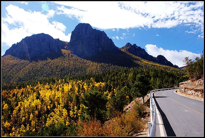 mountains of daocheng china
